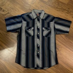 Wrangler short sleeve pearl snap size large